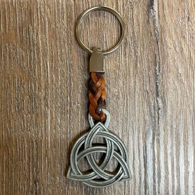Schlüsselanhänger - keltischer Knoten mit geflochtenem Lederband - Keyring