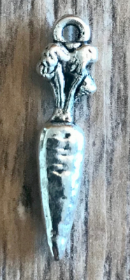 Anhänger - Charm - Karotte/ Möhre - Zinklegierung - Farbe: Silber