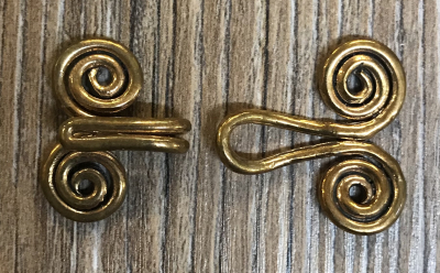 Schließe aus Metall - Gewand - Spirale des Lebens klein - Bronze