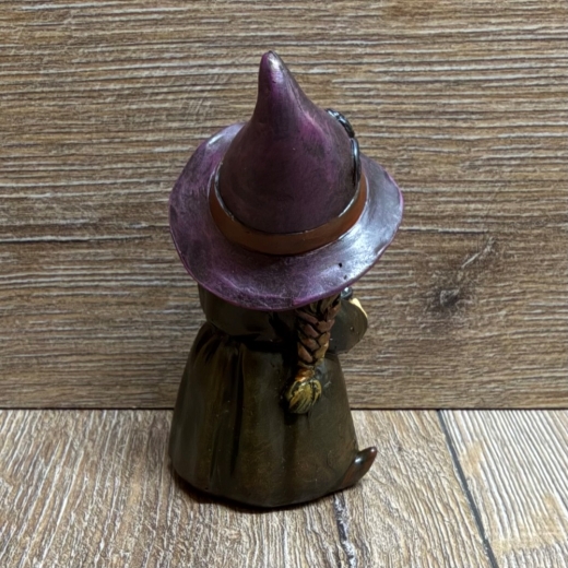 Figur - Lustige Hexe klein - lila Hut & Kessel