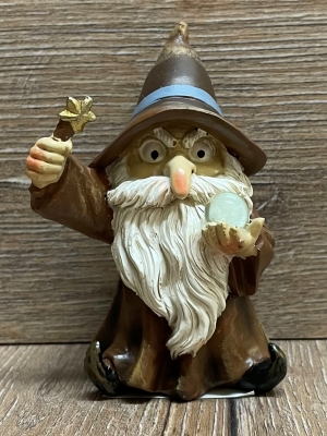 Figur - Lustiger Zauberer klein - brauner Hut, Zauberstab & Glaskugel