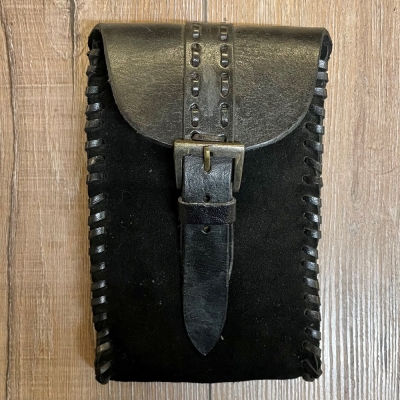 Tasche - Leder - Händler/ Merchant länglich mit Riemenverschluss - schwarz