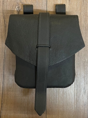Tasche - Leder - Gürteltasche mit Lasche - schwarz
