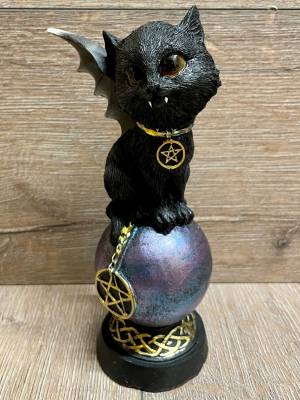 Figur - Lustige Katzen - Vampirkatzen auf Zauberkugel mit Pentagramm - coloriert - links