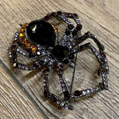 Brosche - Spinne mit Strasssteinen - lila/ silber