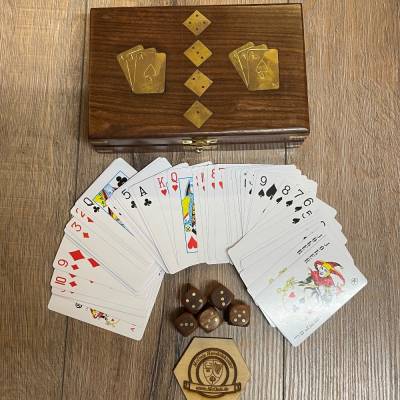 Maritimes - Karten-Würfel-Box inkl. 2 Kartenspielen & 5 Würfel - Holz/ Messing