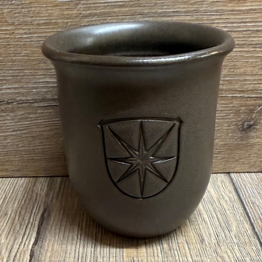 Becher - aus Ton - Weinbecher Bad Wildungen - 0,20l mit Füllstrich - Toledo dunkelbraun Becher - aus Ton - Weinbecher Bad Wildungen - 0,20l mit Füllstrich - Toledo dunkelbraun