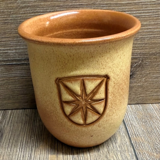 Becher - aus Ton - Weinbecher Bad Wildungen - 0,20l mit Füllstrich - Malawi hellbraun Becher - aus Ton - Weinbecher Bad Wildungen - 0,20l mit Füllstrich - Malawi hellbraun