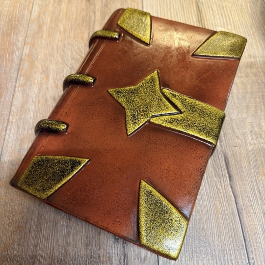 LARP - Waffe - Buch/ Book mit Beschlägen - braun/ gold - 25cm