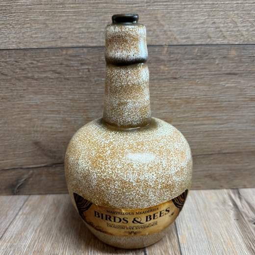 LARP - Waffe - Flasche/ Metflasche mit Etikett Birds & Bees - braun meliert