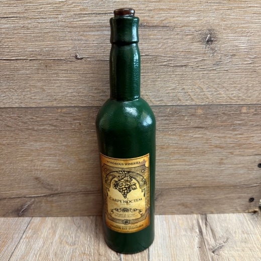 LARP - Waffe - Flasche/ Weinflasche mit Etiketten Carpe Noctem - grün