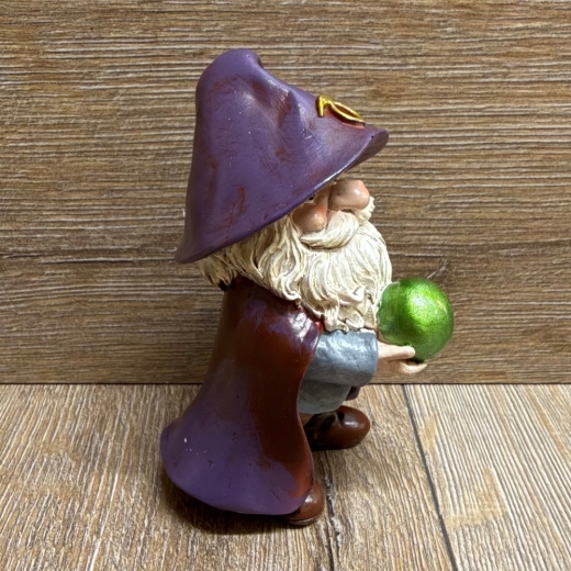 Figur - Mystischer Elfen- Zauberer klein - lila Hut & Kugel groß - neu