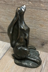 Statue - Ostara Hase - Moon Gazing Hare - bronziert - Dekoration - Ritualbedarf