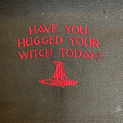 Umhänge- Tasche schwarz - Have you hugged your Witch today? - rot