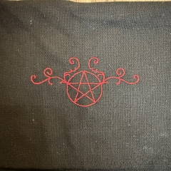 Umhänge- Tasche schwarz - Pentagramm/ Pentakel Ranke - rot