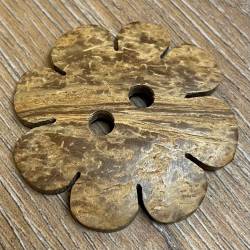 Knopf aus Kokosnuß – 2-Loch – Blumendesign - naturbraun - 51mm
