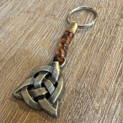 Schlüsselanhänger - Knoten des Taliesin mit geflochtenem Lederband - Keyring