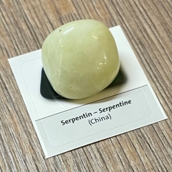 Edelstein - Trommelstein - Serpentin (China Jade) - ca. 25-35mm