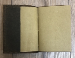 Notizbuch - Diary - Lederhülle mit eingestecktem Buch & handgeschöpftem Papier Größe 1 - 10,5cm x 15cm - braun