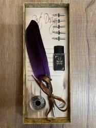 Schreibzeug - Historische Schreibfeder inkl. 6 Federn, Halter & Tintenfass (leer), geliefert in Geschenkbox - purpur/ lila