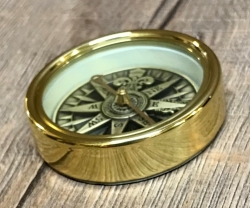 Maritimes - Kompass 3D-Innenoptik in Holzbox mit Messing - Durchmesser 5,7cm
