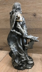 Statue - Odin der Allvater, in Rüstung mit Axt - nordischer Göttervater - silberfarben Dekoration - Ritualbedarf