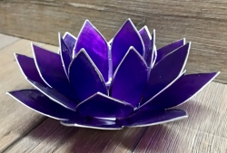 Kerzenhalter - LotusBlume -  7. Kronen-Chakra/ Sahasrara - violett mit Silberrand