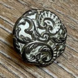Knopf aus Metall- mit Ornamenten - silber – Öse – 15mm - Ausverkauf