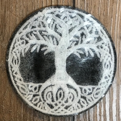 Aufnäher - gestickt - keltischer Lebensbaum - schwarz-weiß