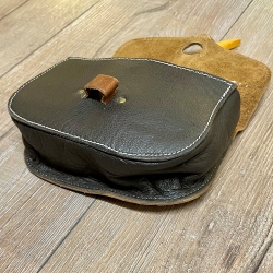 Tasche - Leder - LC3181 Gürteltasche mit Holzknebel - braun/ schwarz
