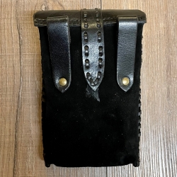 Tasche - Leder - Händler/ Merchant länglich mit Riemenverschluss - schwarz