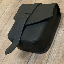 Tasche - Leder - Gürteltasche mit Lasche - schwarz