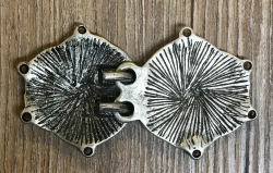 Schließe aus Metall - Gewand - keltisch - 76 x 42 mm - altsilber