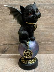 Figur - Lustige Katzen - Vampirkatzen auf Zauberkugel mit Pentagramm - coloriert - links