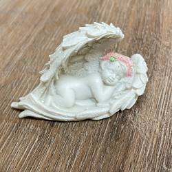 Figur - Engel mit rosa Rosen schlafend in Flügel