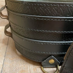 Gürtel - Leder - LC1248d - Robuster Wikingergürtel breit mit keltischer Prägung - schwarz