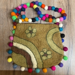 Tasche - Umhängetasche aus Filz Schultergurt aus Filzkugeln - braun