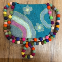 Tasche - Umhängetasche aus Filz Schultergurt aus Filzkugeln - türkis