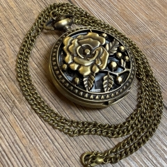 Uhr - Taschenuhr - Größe L - Rose durchbrochen - altmessing - Quartz - Steampunk