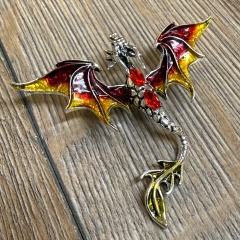 Brosche - Drache klein mit Strasssteinen - rot/ gold - Aetherwelt