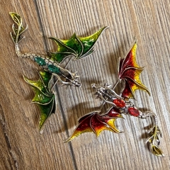 Brosche - Drache klein mit Strasssteinen - rot/ gold - Aetherwelt