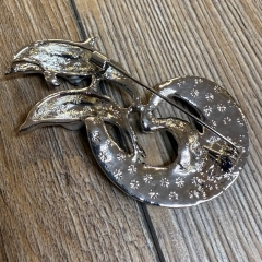 Brosche - Delphine mit Strasssteinen inkl. Öse für Kette - Aetherwelt