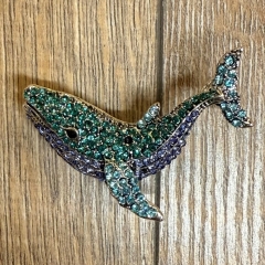 Brosche - Wal blau mit Strasssteinen inkl. Öse für Kette - Aetherwelt