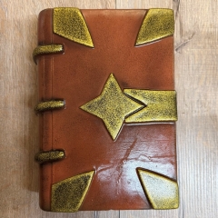 LARP - Waffe - Buch/ Book mit Beschlägen - braun/ gold - 25cm