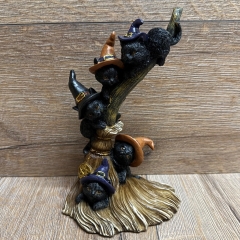 Figur - Lustige Katzen - 5 Hexenkatzen tollen auf Zauberbesen hochkant - coloriert