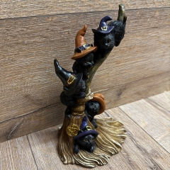 Figur - Lustige Katzen - 5 Hexenkatzen tollen auf Zauberbesen hochkant - coloriert