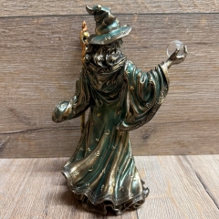 Statue - Merlin Zauberer mit Stab & Glaskugel - bronziert