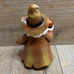 Figur - Mystischer Elfen- Zauberer klein - brauner Hut & Kugel klein - neu