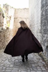 Mantel LC - 6008 Wollumhang mit kurzer Kapuze und Drachenschließe unisex