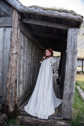 Mantel LC - 6008 Wollumhang mit kurzer Kapuze und Drachenschließe unisex